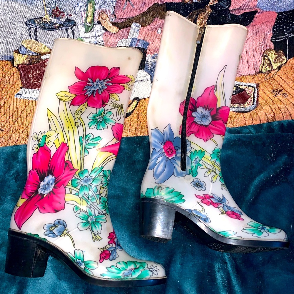 Rain boots, good condition